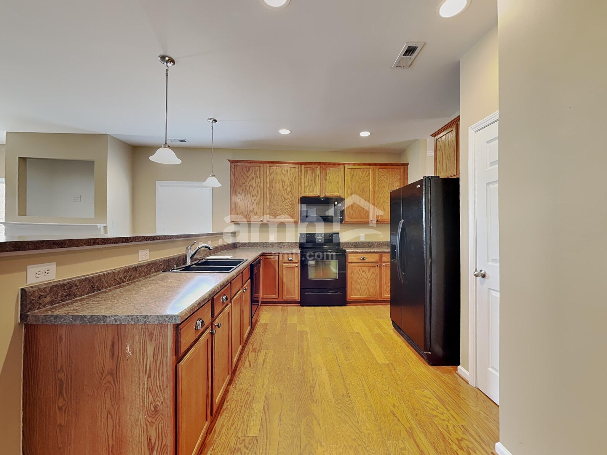 Building Photo - 6878 Coopers Hawk Trl