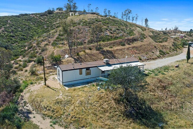Building Photo - 39975 San Ignacio Rd