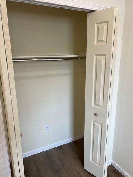 Closet - 300 Huntingdon Pike