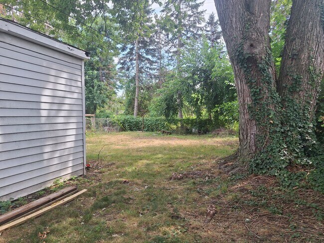 Building Photo - Cozy Four Bedroom Bungalow