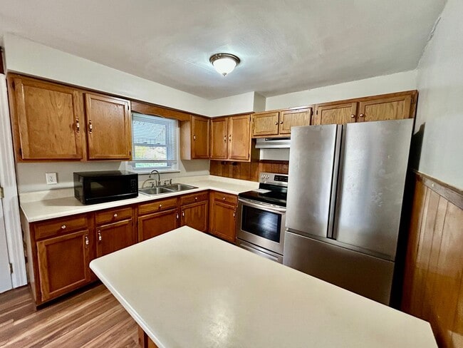 Building Photo - Beautiful Home in Castlewood!!