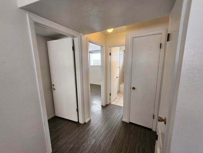 Building Photo - Cozy 2-Bedroom – Utilities Included!