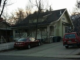 Building Photo - 909 Venice St