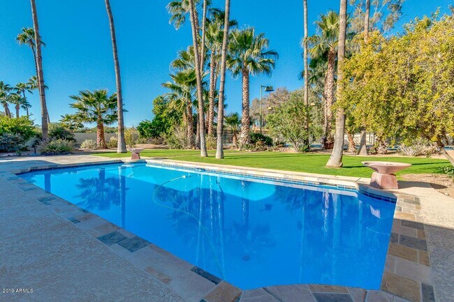 Building Photo - 5240 E Cholla St