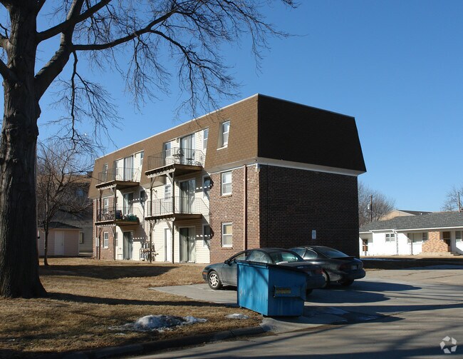135 E Sheridan St 135 E Sheridan St Papillion NE 68046 Apartment Finder