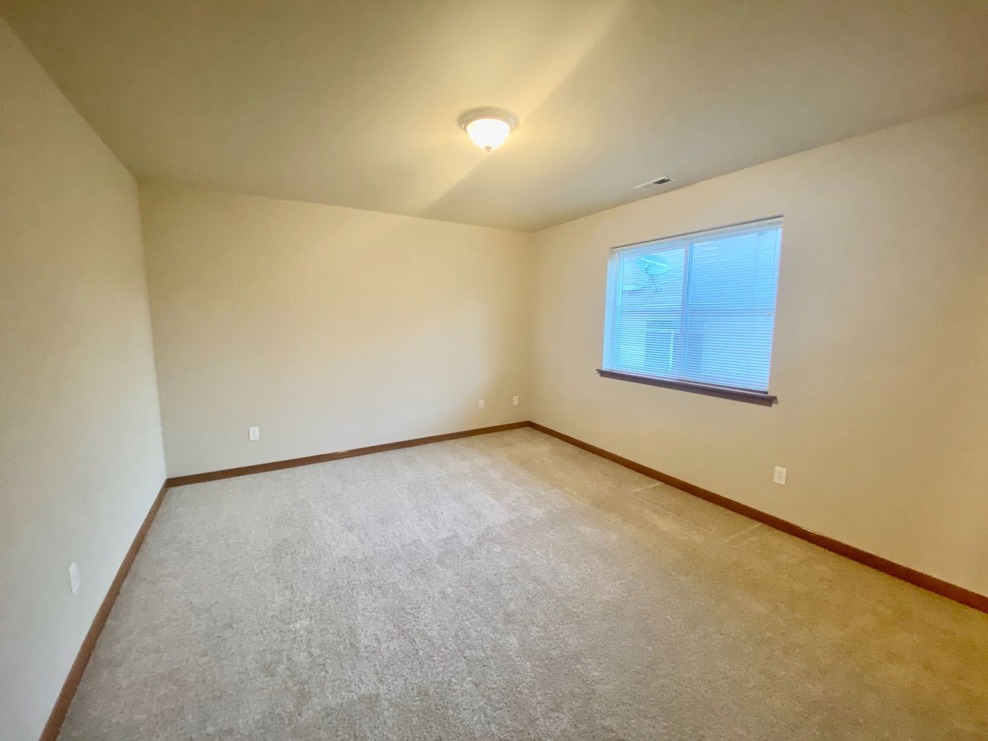 Building Photo - Lynnwood Home