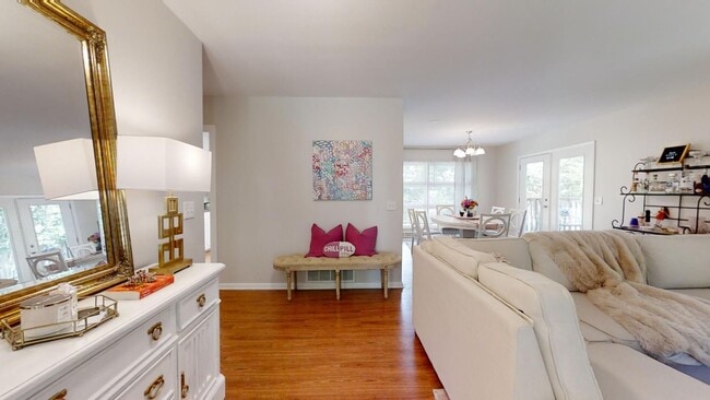 Building Photo - AVAILABLE NOW- SUBLEASE Short distance to Downtown Auburn--One of Kind Home on Sherwood Dr in Auburn