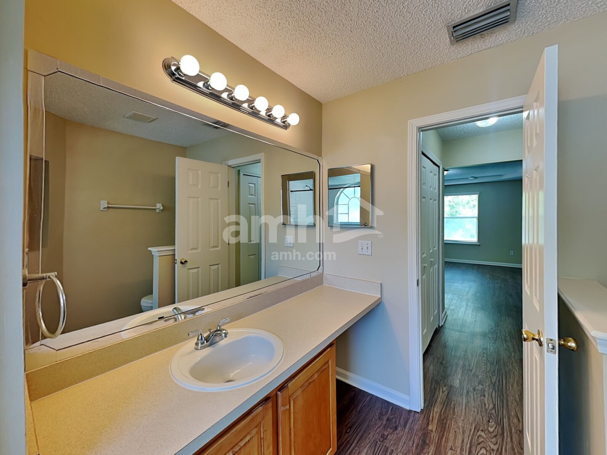 Building Photo - 2800 Bailey Way