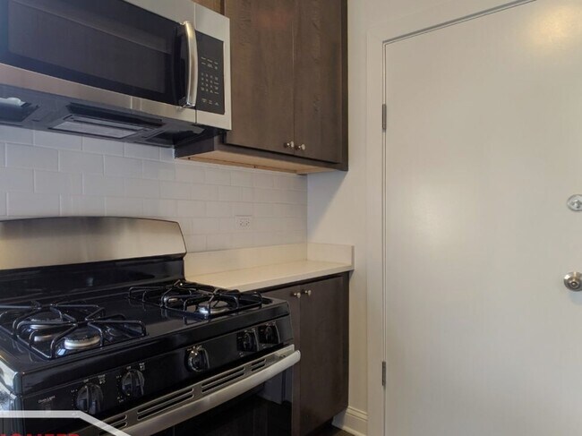 Building Photo - 2641 N Spaulding Ave