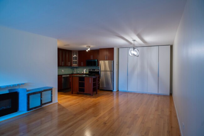 Building Photo - 1026 Castilian Ct