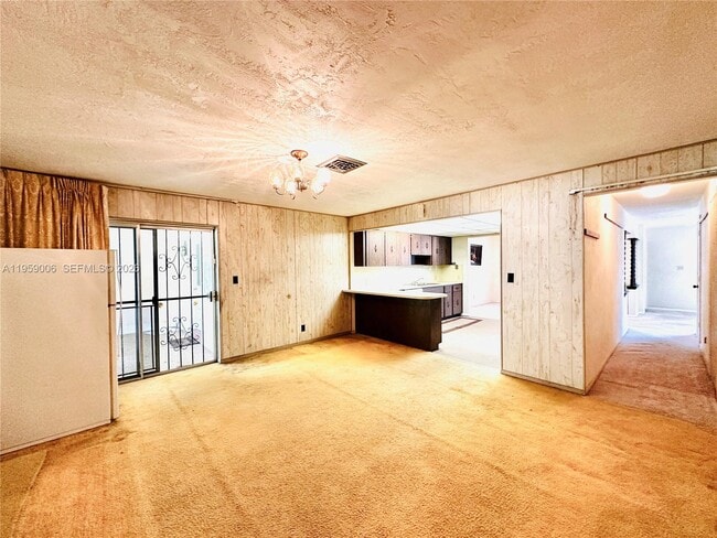 Building Photo - 2601 NE 32nd St