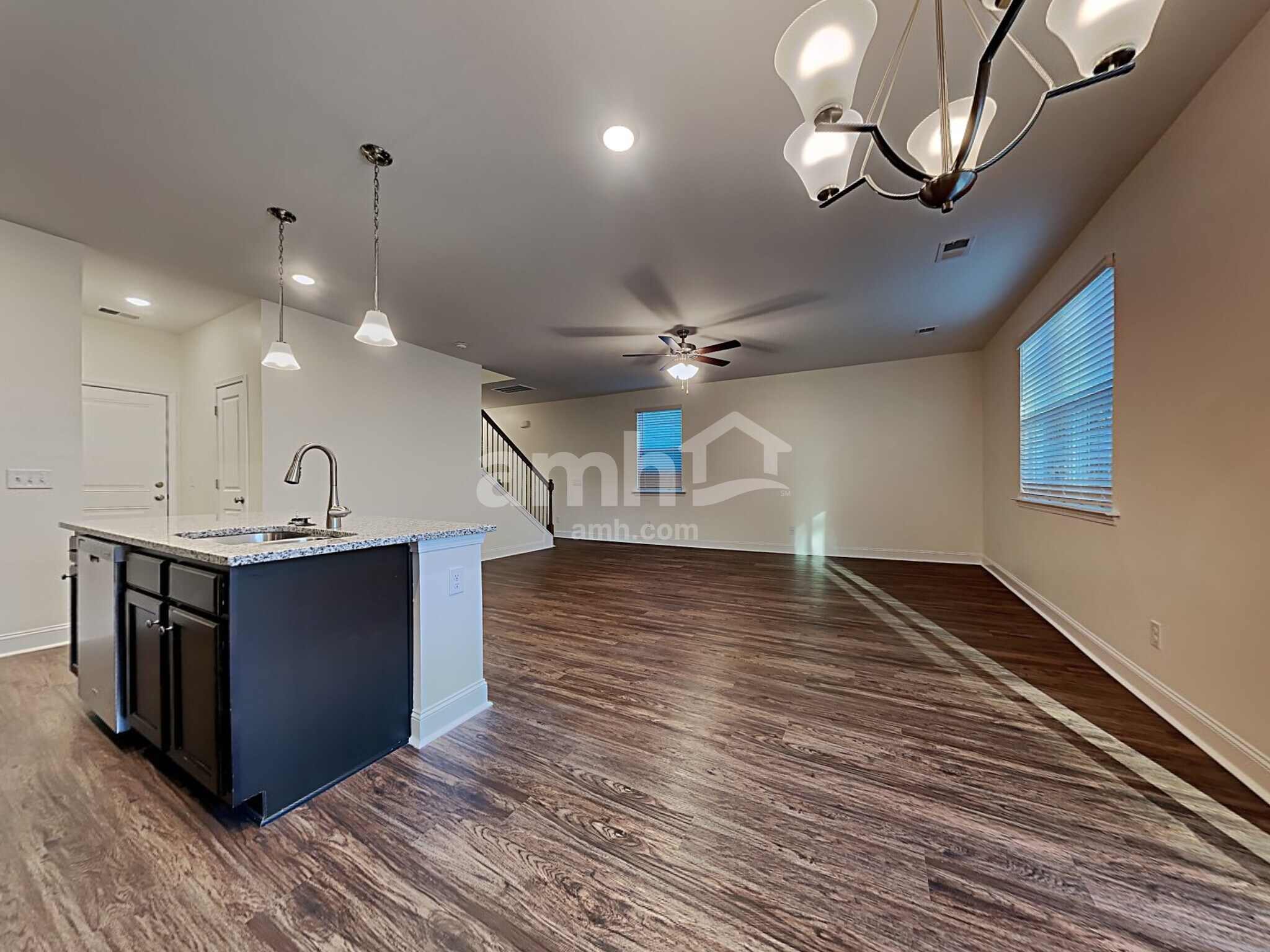 Building Photo - 1813 Produce Ln