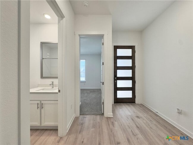 Building Photo - 2109 Gabriels Horn Rd