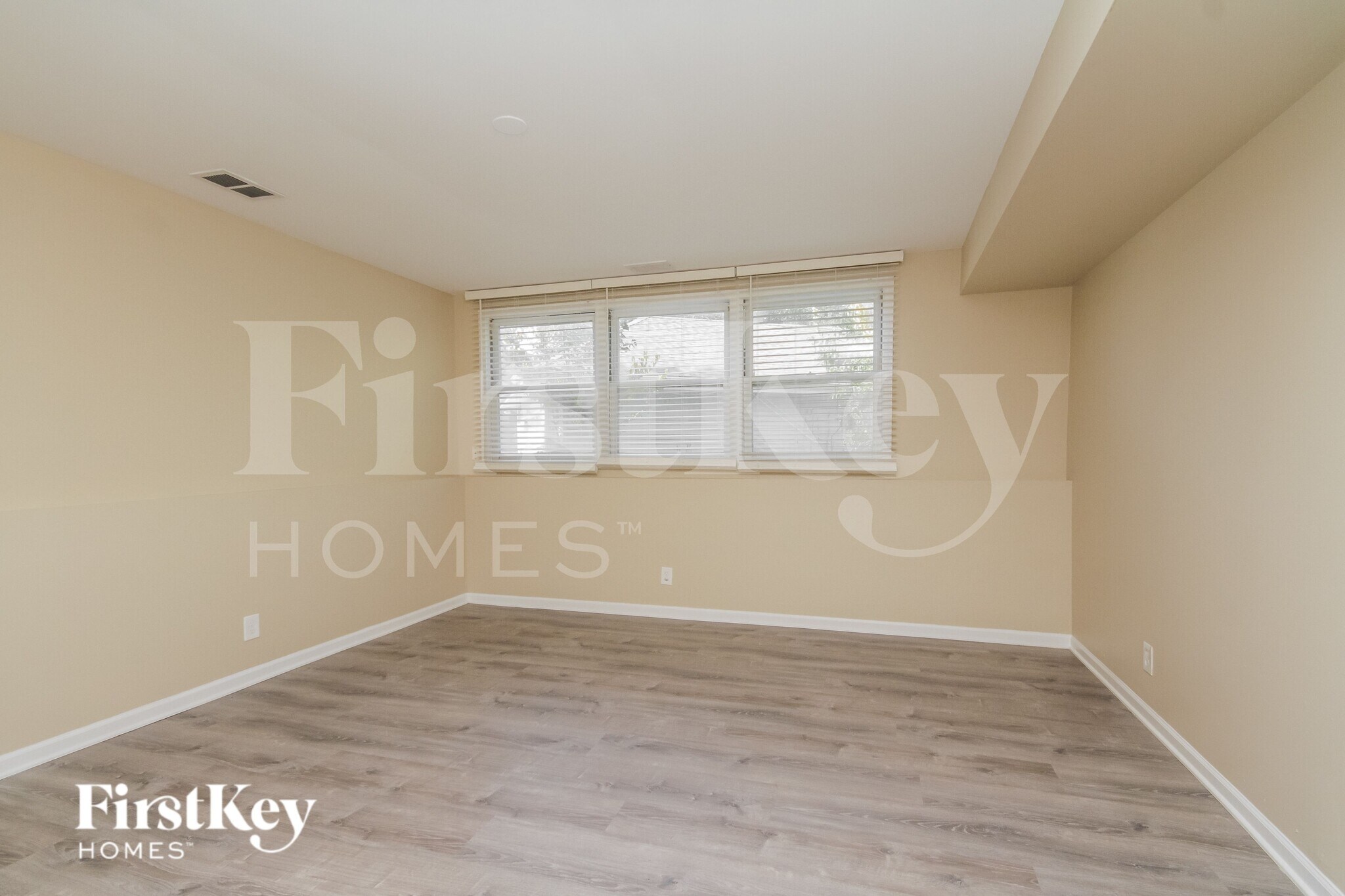 Building Photo - 1838 Ashwood Ln
