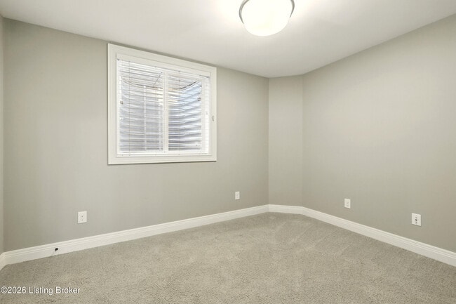 Building Photo - 10910 Kings Crown Dr