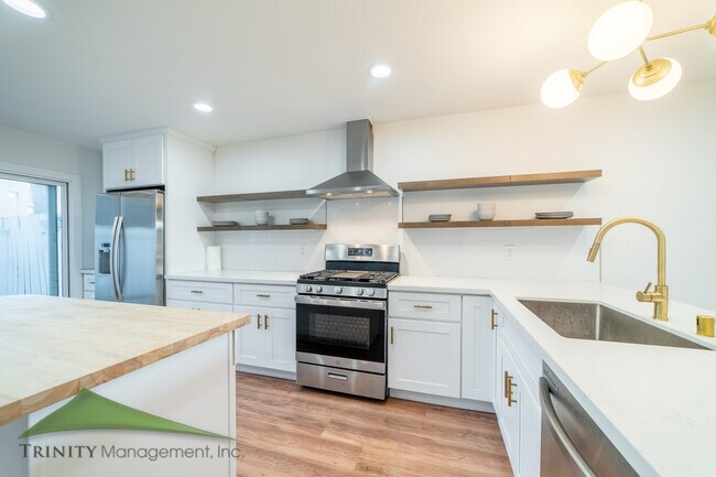 Building Photo - 2479 Caminito Ocean Cove