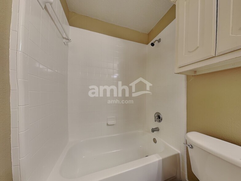 Building Photo - 7441 Sweet Meadows Dr