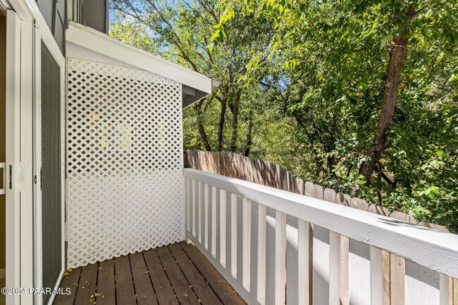 Building Photo - 306 S Virginia St