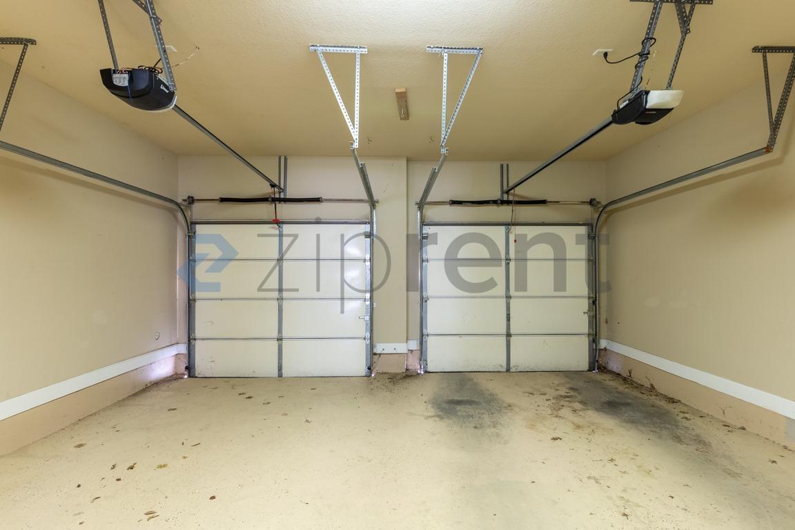 Building Photo - Unit