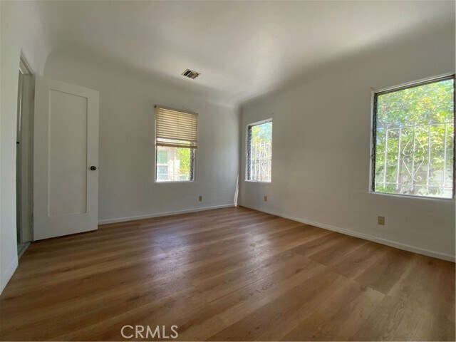Building Photo - 122 E Linda Vista Ave