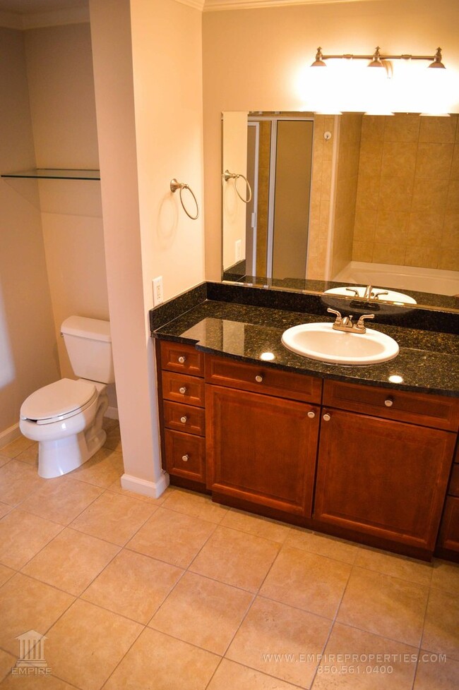 Building Photo - Downtown Condo in The Tennyson