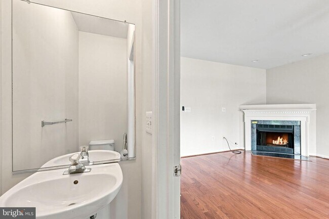 Building Photo - 6147 Early Autumn Dr