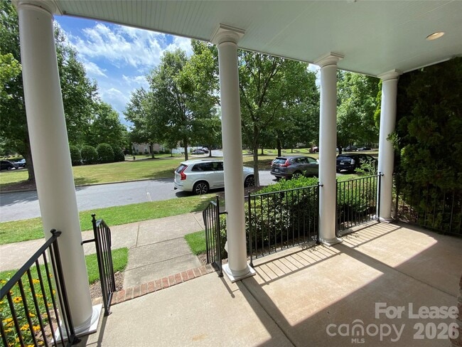 Building Photo - 9916 Evergreen Terrace Drive