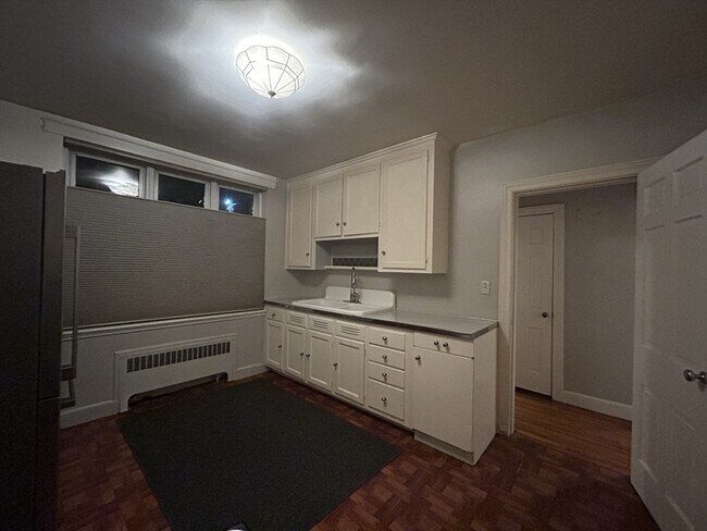 Building Photo - 60 Sutherland Rd