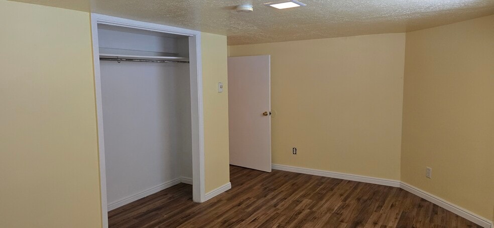 Building Photo - 1057 S 900 E