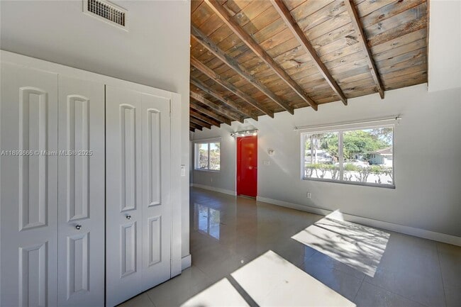 Building Photo - 4617 N Andrews Ave