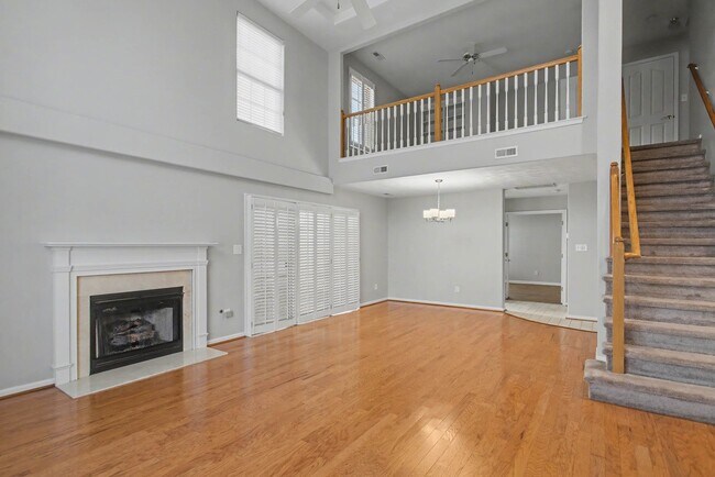 Building Photo - First Floor Primary in Waterford