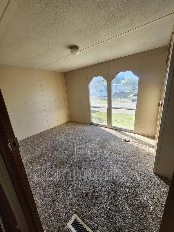 Building Photo - 1023 Crystal Blvd