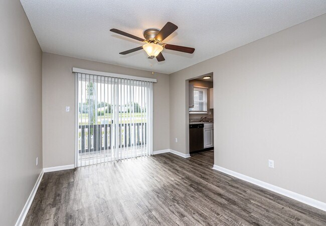 Building Photo - Modern 2 Bed, 2 Bath Apartment in Overland Park, KS!
