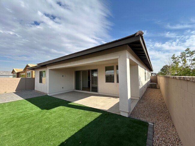 Building Photo - 11806 N Loma Linda St