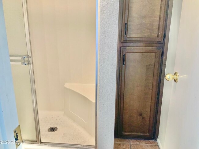 Building Photo - 1927 E Hampton Ave