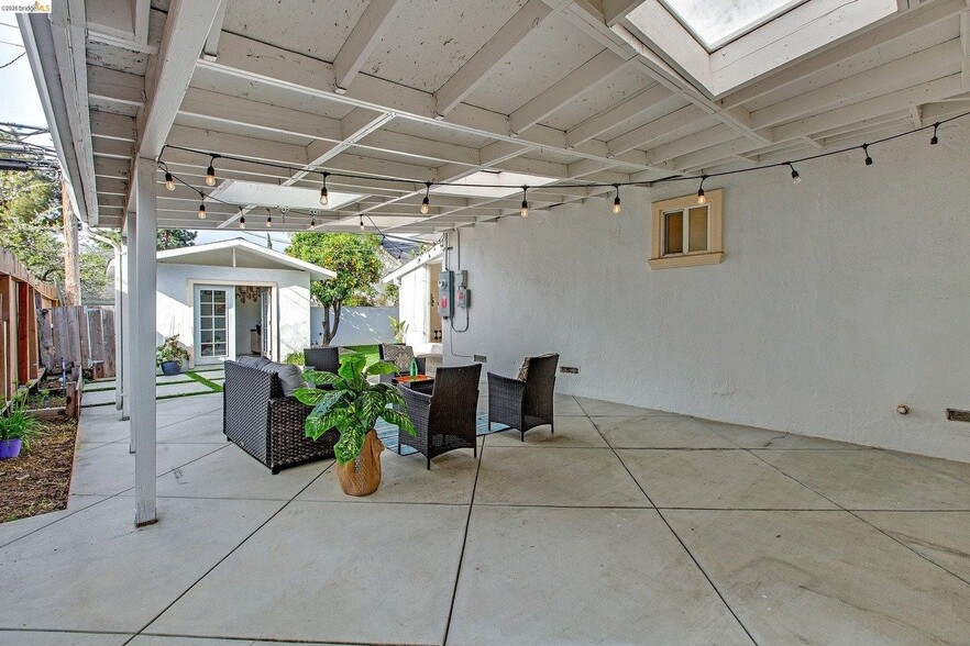 Building Photo - 809 Gridley St
