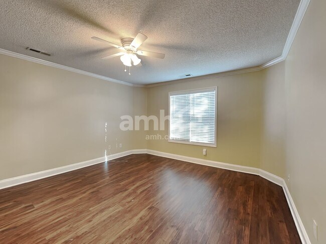 Building Photo - 6217 Highland Brook Dr