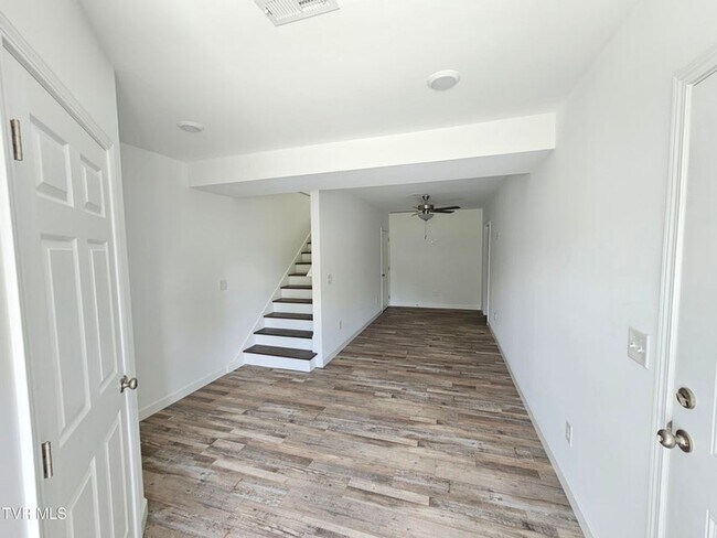 Building Photo - 1412 Indian Ridge Rd