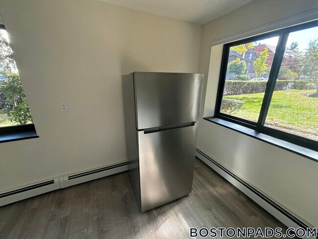 Building Photo - 15 Chester St