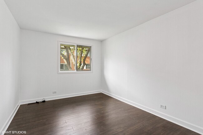 Building Photo - 1771 Warwick Ct