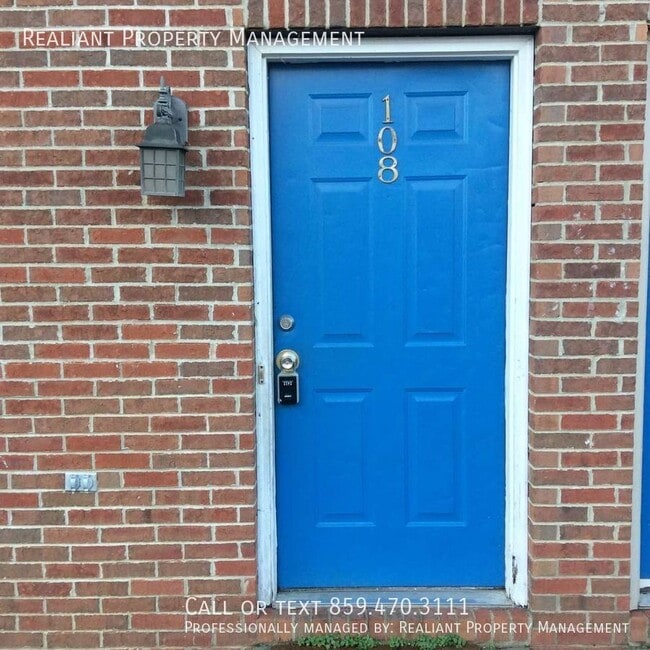 Building Photo - 108 Floyd Ct