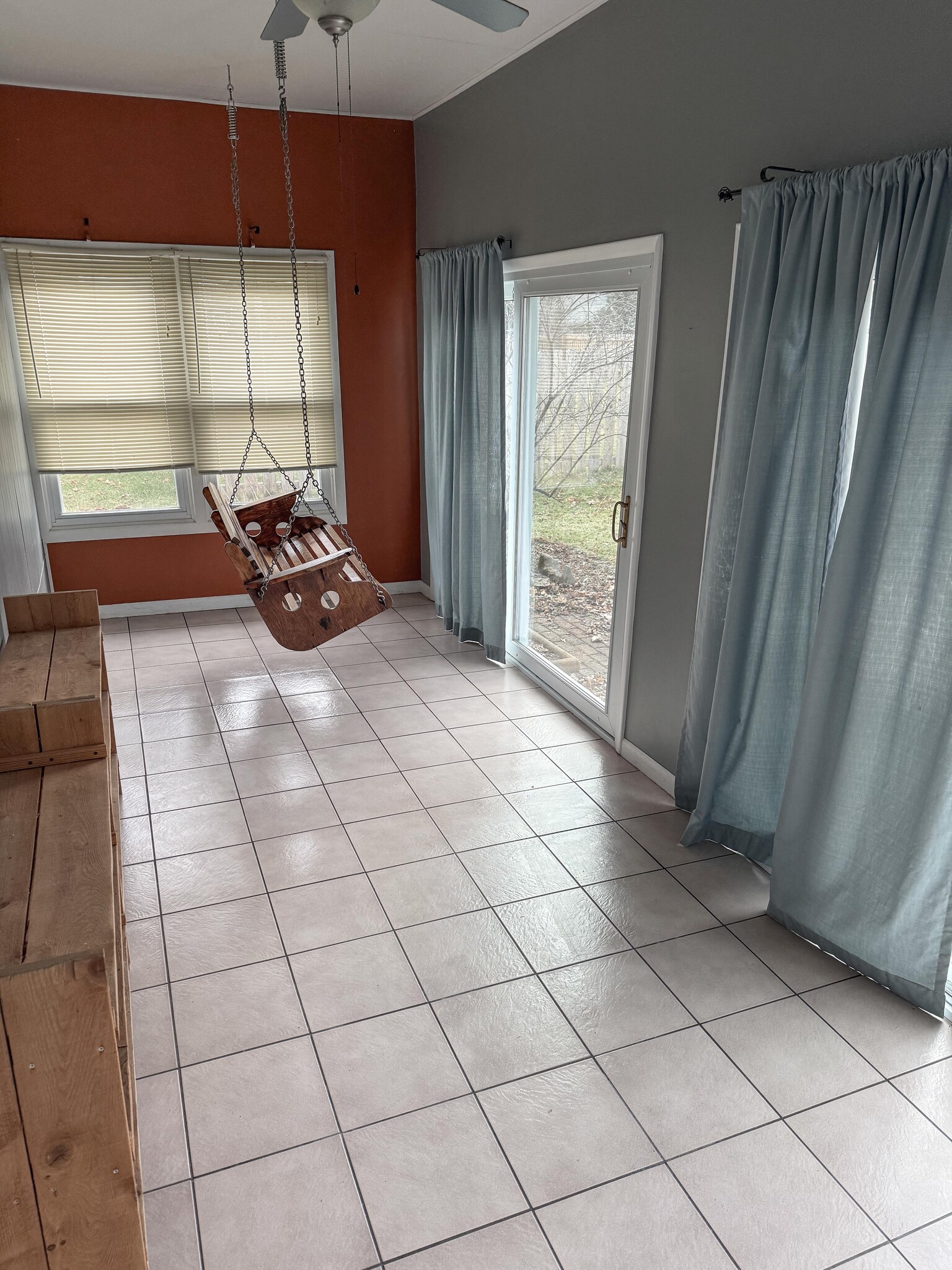 3 season porch - 304 Madison St