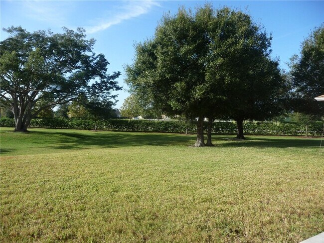 Building Photo - 515 Calamondin Way SW