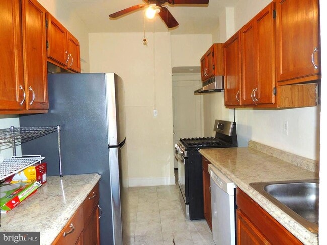 Building Photo - 1465 Girard St NW