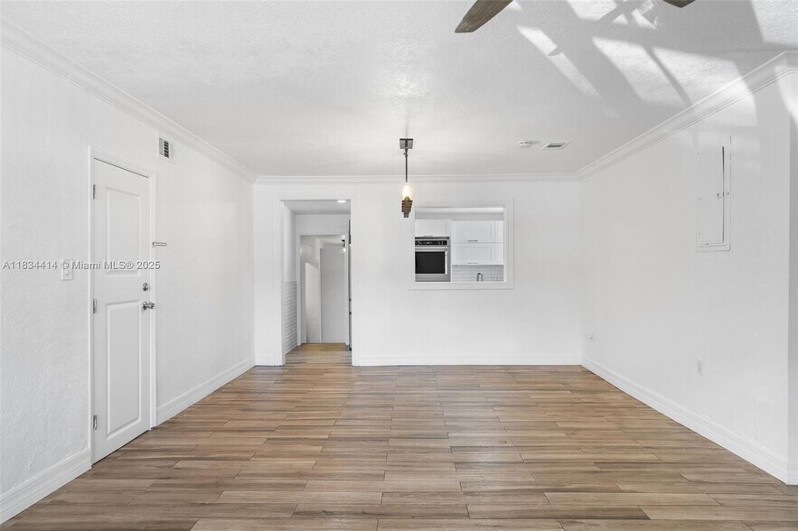 Building Photo - 6381 SW 39th St