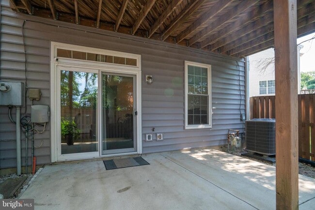 Building Photo - 955 Herons Run Ln