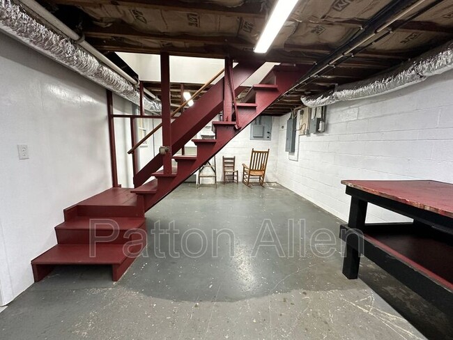 Building Photo - 35 Olivette Rd