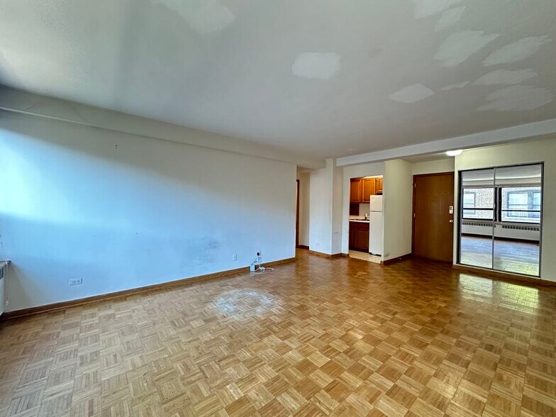 Building Photo - 4180 N Marine Dr
