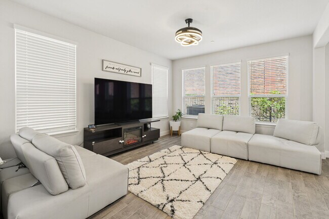 Building Photo - 201 Tortugas Dr