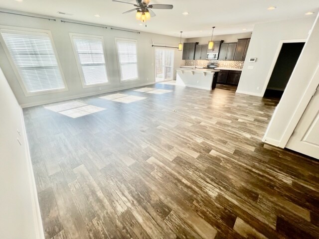 Building Photo - 613 Criterion Way